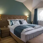 Kistuecsoek Food & 4* Balatonszemes