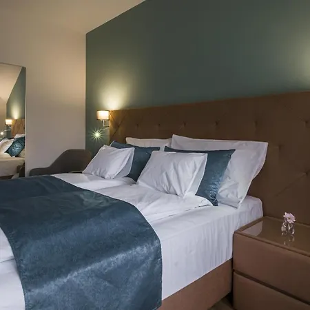 Kistücsök Food&room Hotel 4*