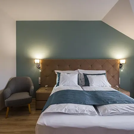 Hotel Kistücsök Food&room