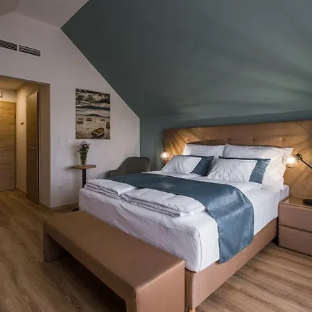 Kistuecsoek Food & Hotel Balatonszemes