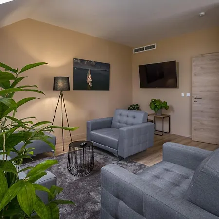 Kistuecsoek Food & Balatonszárszó