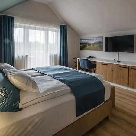 Kistuecsoek Food & Hotel Balatonszemes