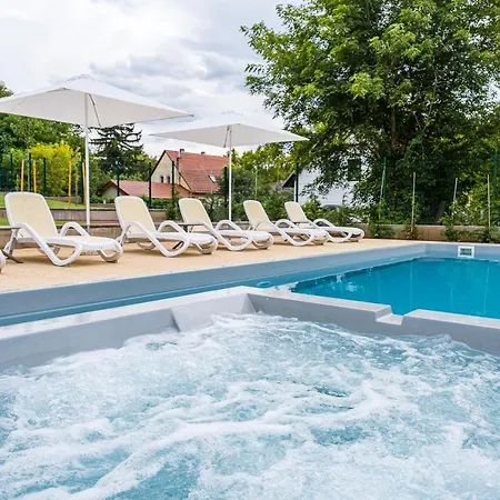 Kistuecsoek Food & 4* Balatonszemes