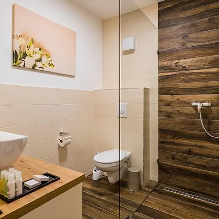 Kistücsök Food&room Balatonszárszó