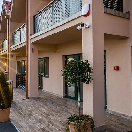 Hotel Kistücsök Food&room Balatonszárszó