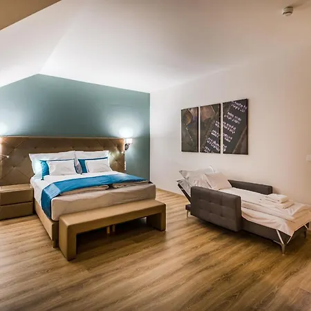 Kistücsök Food&room Hotel 4*