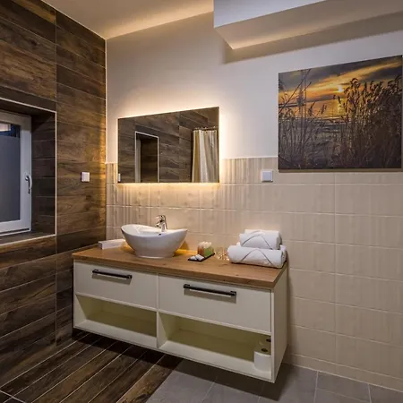 Kistuecsoek Food & Hotel Balatonszárszó