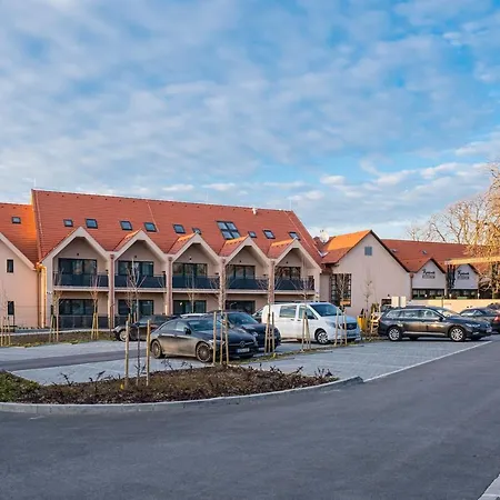 Hotel Kistücsök Food&room Balatonszárszó