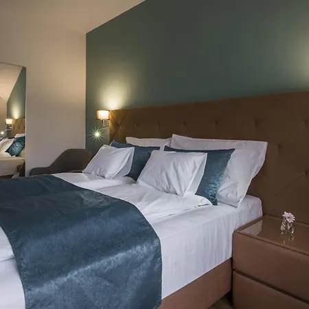 Kistuecsoek Food & Hotel