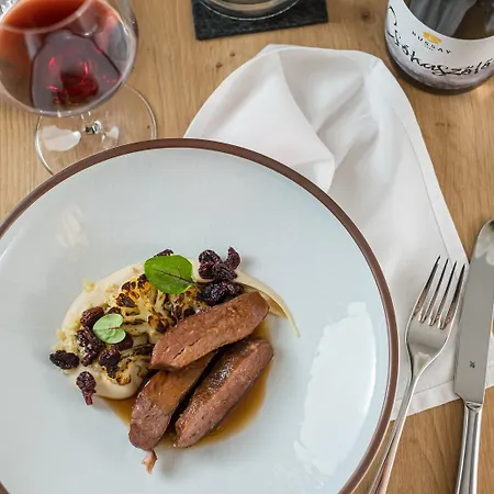 Kistuecsoek Food & 4* Balatonszemes