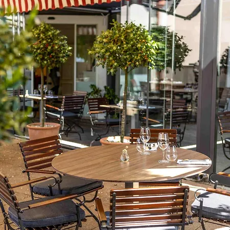 Kistuecsoek Food & 4* Balatonszemes