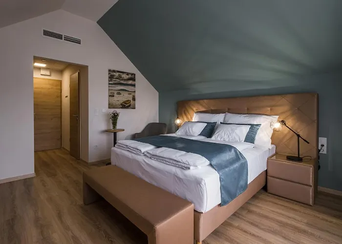 Kistuecsoek Food & Hotel Balatonszárszó