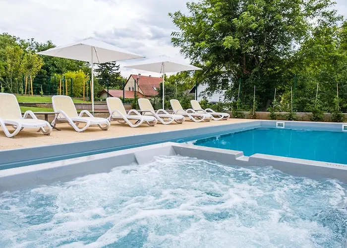 Kistuecsoek Food & 4* Balatonszárszó