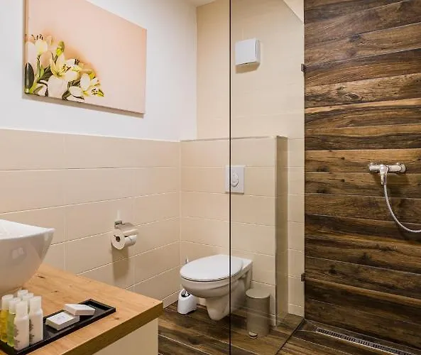 Kistuecsoek Food & Balatonszárszó