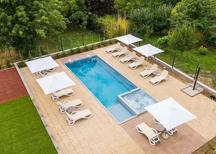 Kistücsök Food&room Otel 4*