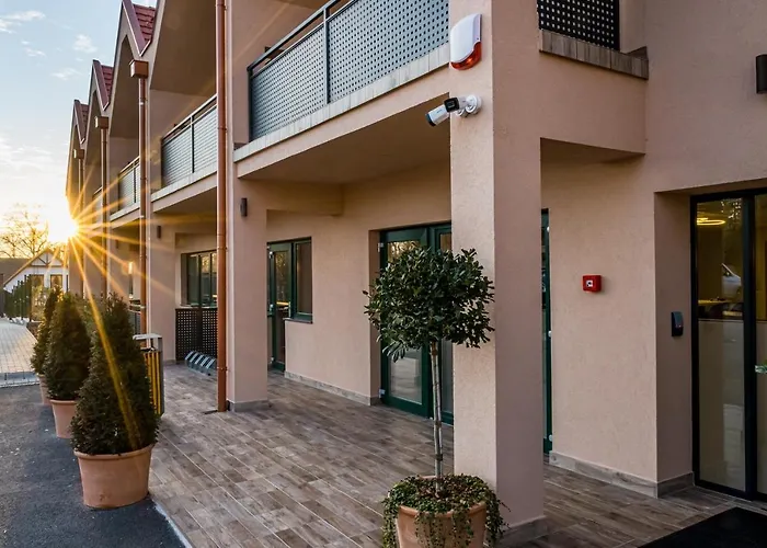 ホテル Kistuecsoek Food & Balatonszárszó