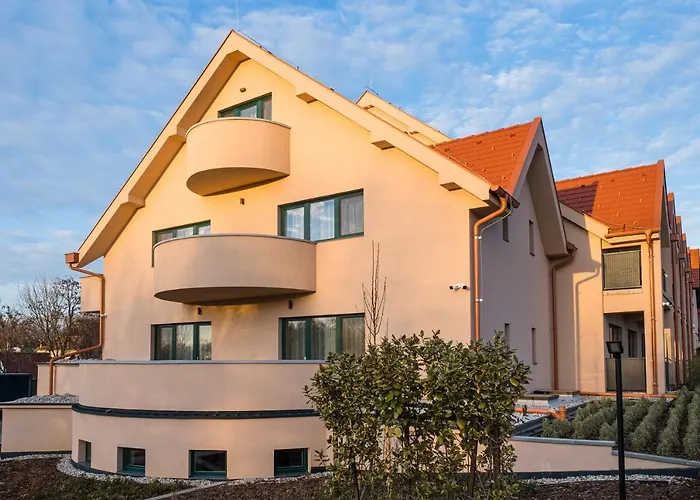 Kistuecsoek Food & 4* Balatonszárszó